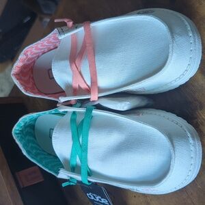 Hey Dude Wendy Doodle Star White